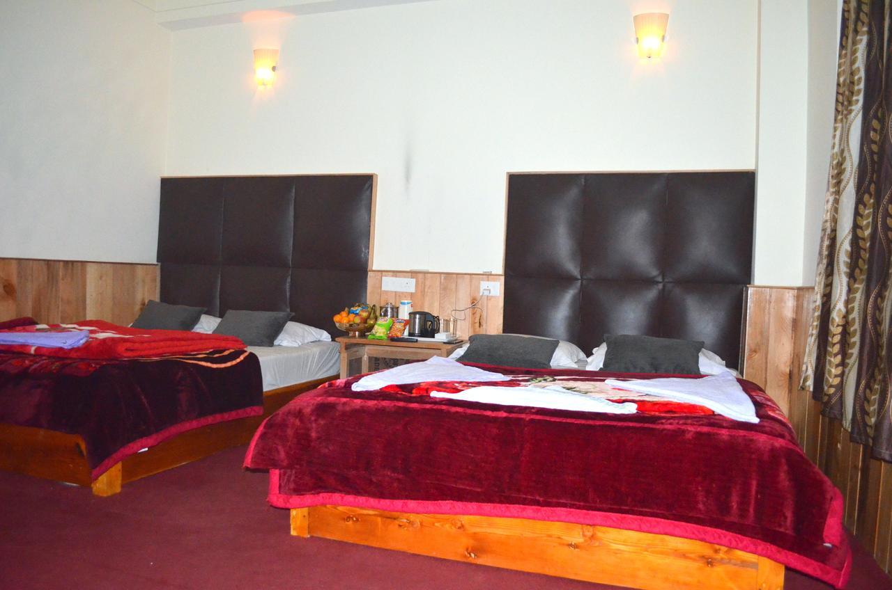 ดีไลท์ รอยัล ลาเชน Hotel ภายนอก รูปภาพ