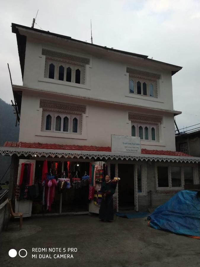 ดีไลท์ รอยัล ลาเชน Hotel ภายนอก รูปภาพ